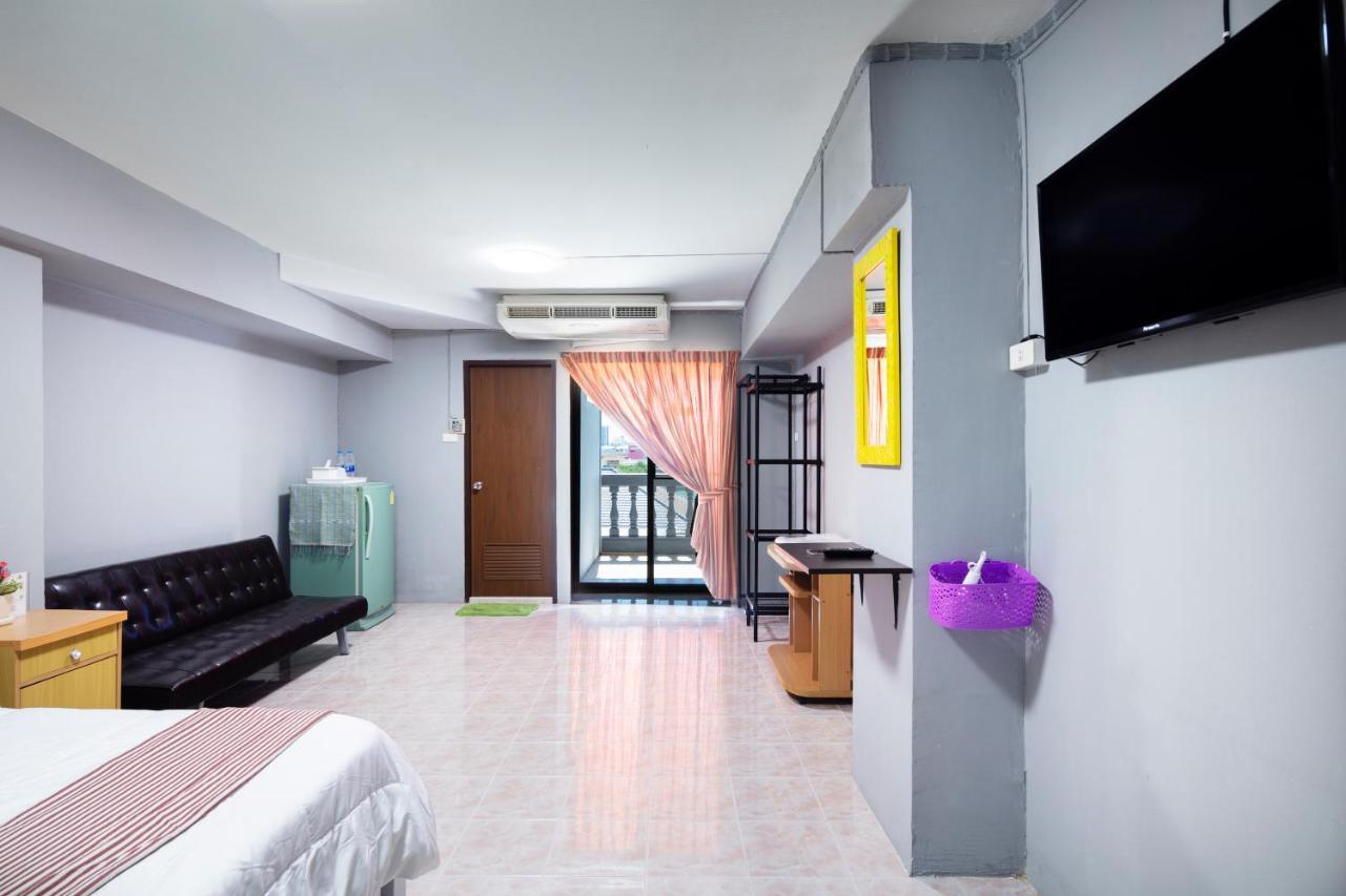 Penyos Suite Bangkok Exterior foto