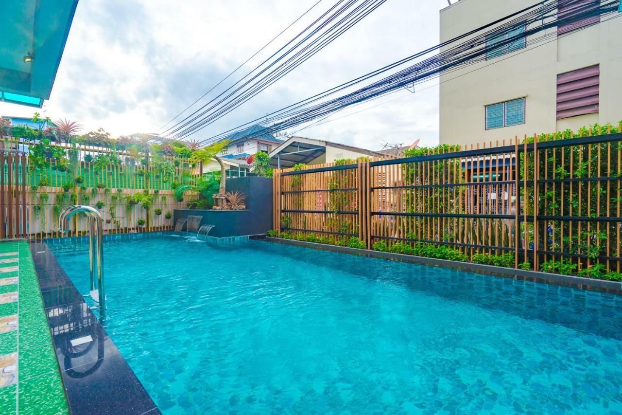 Penyos Suite Bangkok Exterior foto